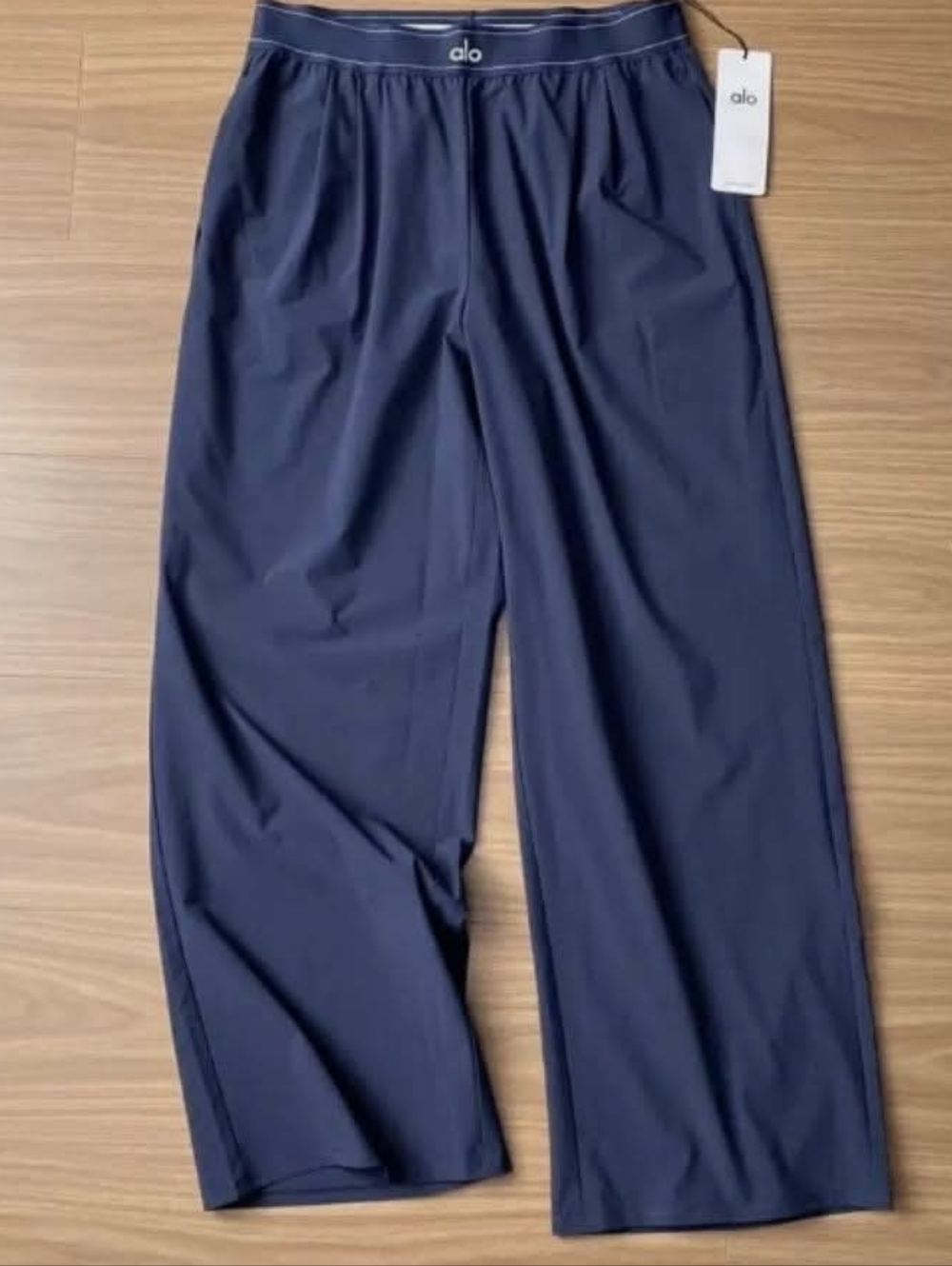 ALO Yoga Wide-Leg Cropped Pants Navy